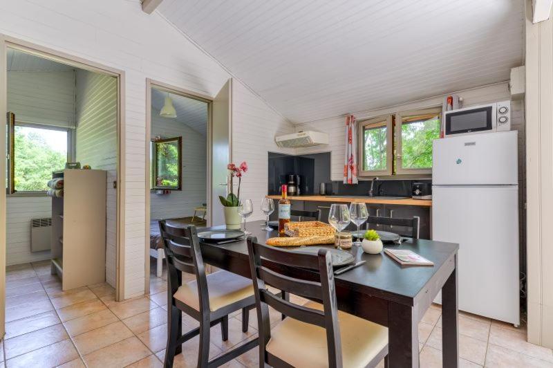 Camping La Serre Aigues-Vives  Eksteriør billede