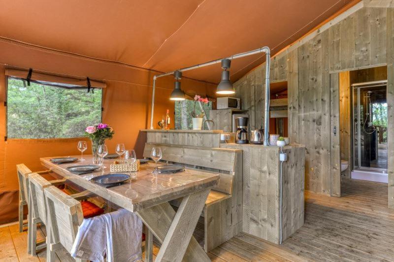 Camping La Serre Aigues-Vives  Eksteriør billede