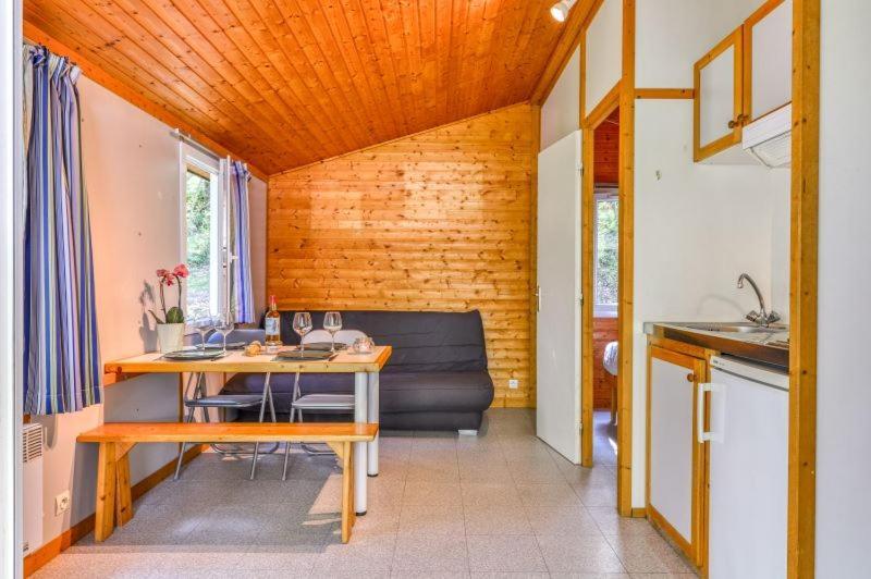 Camping La Serre Aigues-Vives  Eksteriør billede