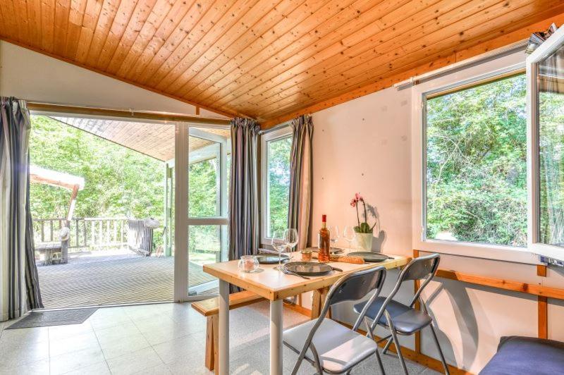 Camping La Serre Aigues-Vives  Eksteriør billede