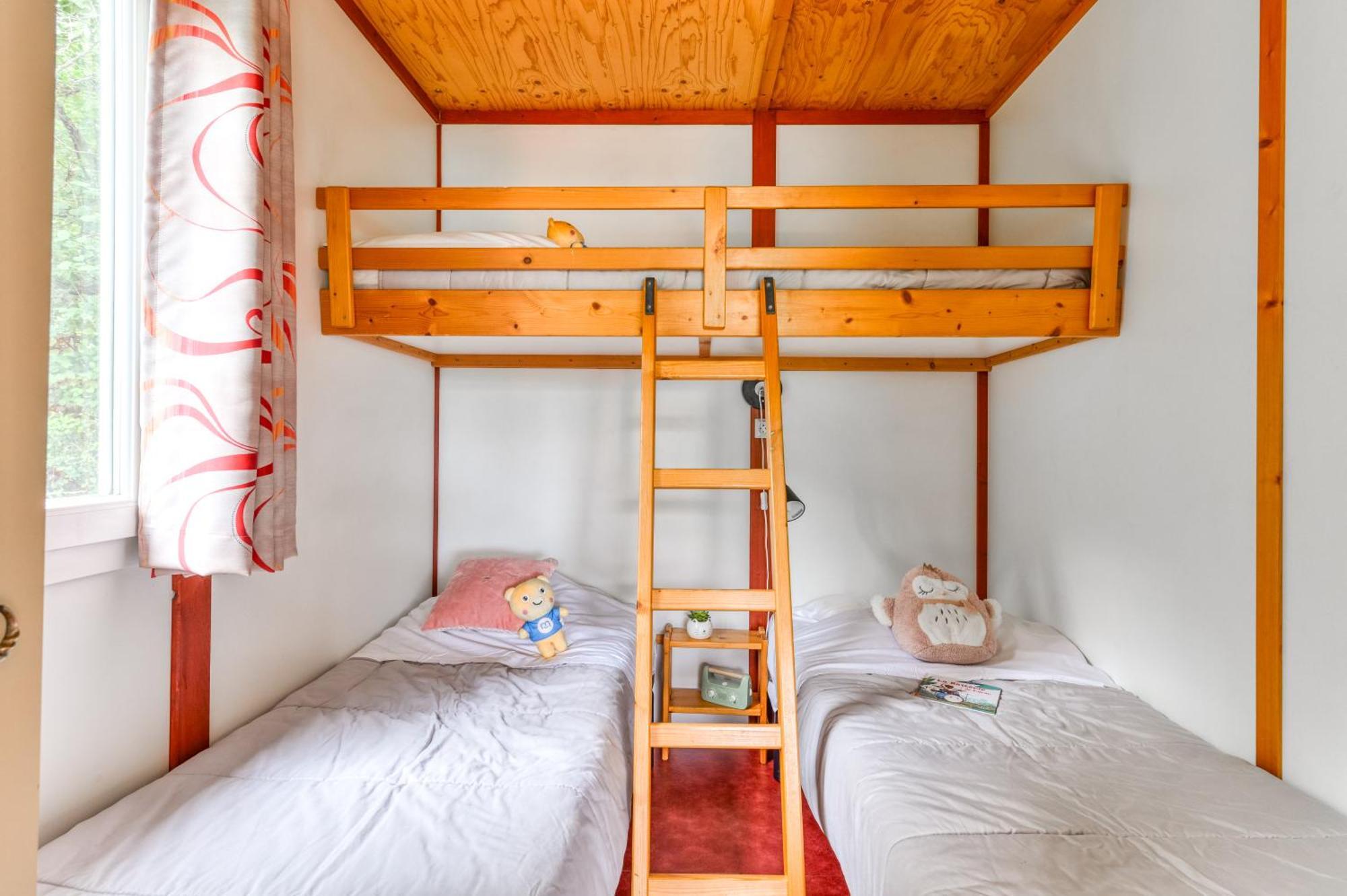 Camping La Serre Aigues-Vives  Eksteriør billede